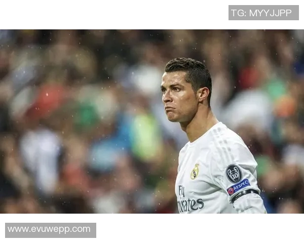 皇马主帅宣布离任,C罗遭球迷质疑引发球队动荡